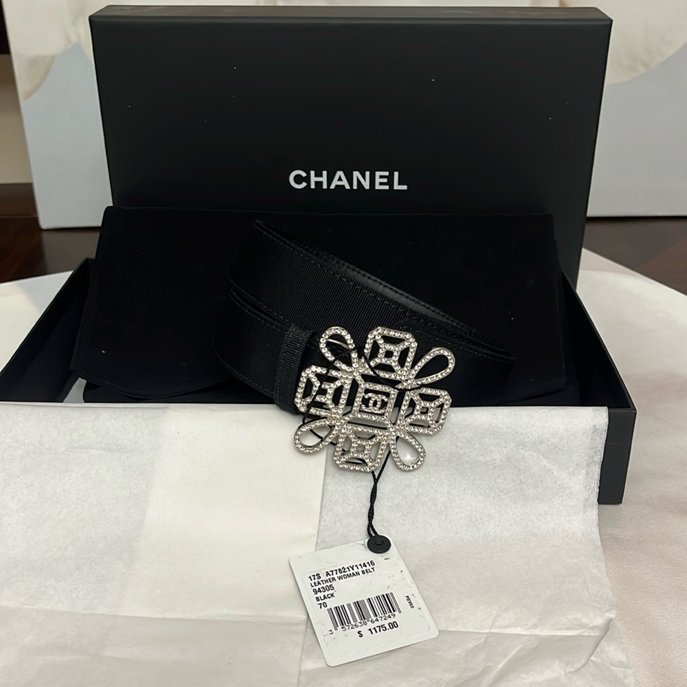 CHANEL woman belt- Black with rhinestones